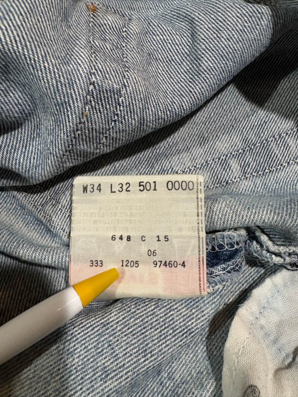 Vintage Levi's 501 Med/Light Wash Button Fly Blue Jeans - Picture 4 of 13